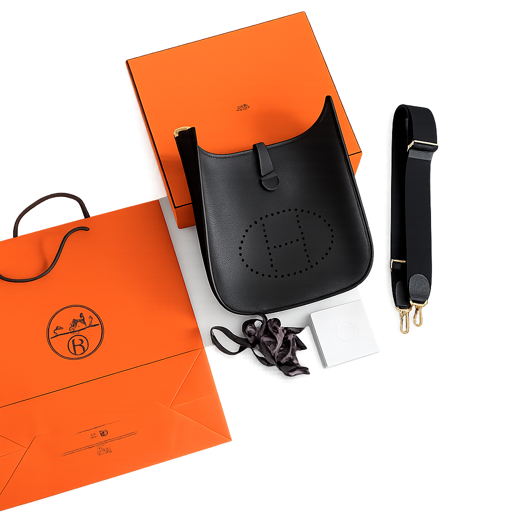 Hermès Black Evelyne PM 29
Shoulder Bag With Gold Hardware